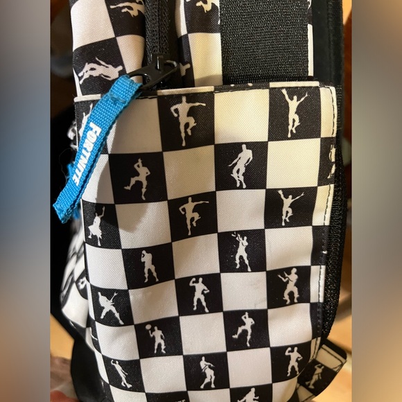 Fortnite backpack, black and white - Picture 7 of 9